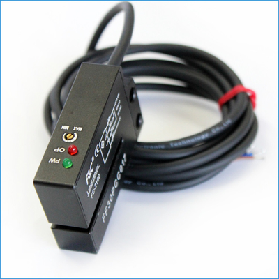 Uso normale della macchina dell'etichettatore della scanalatura del sensore 2mm dell'etichetta dell'autoadesivo di F&amp;C